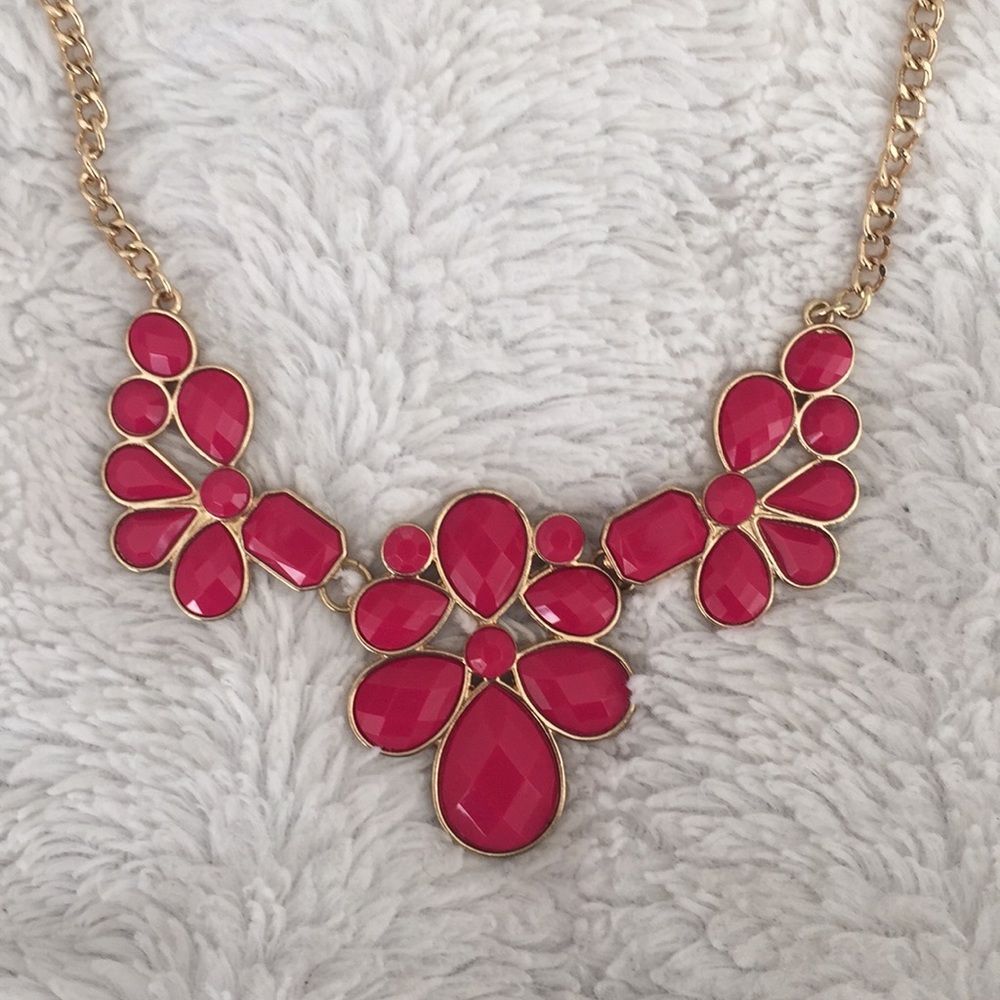 Statement necklace
